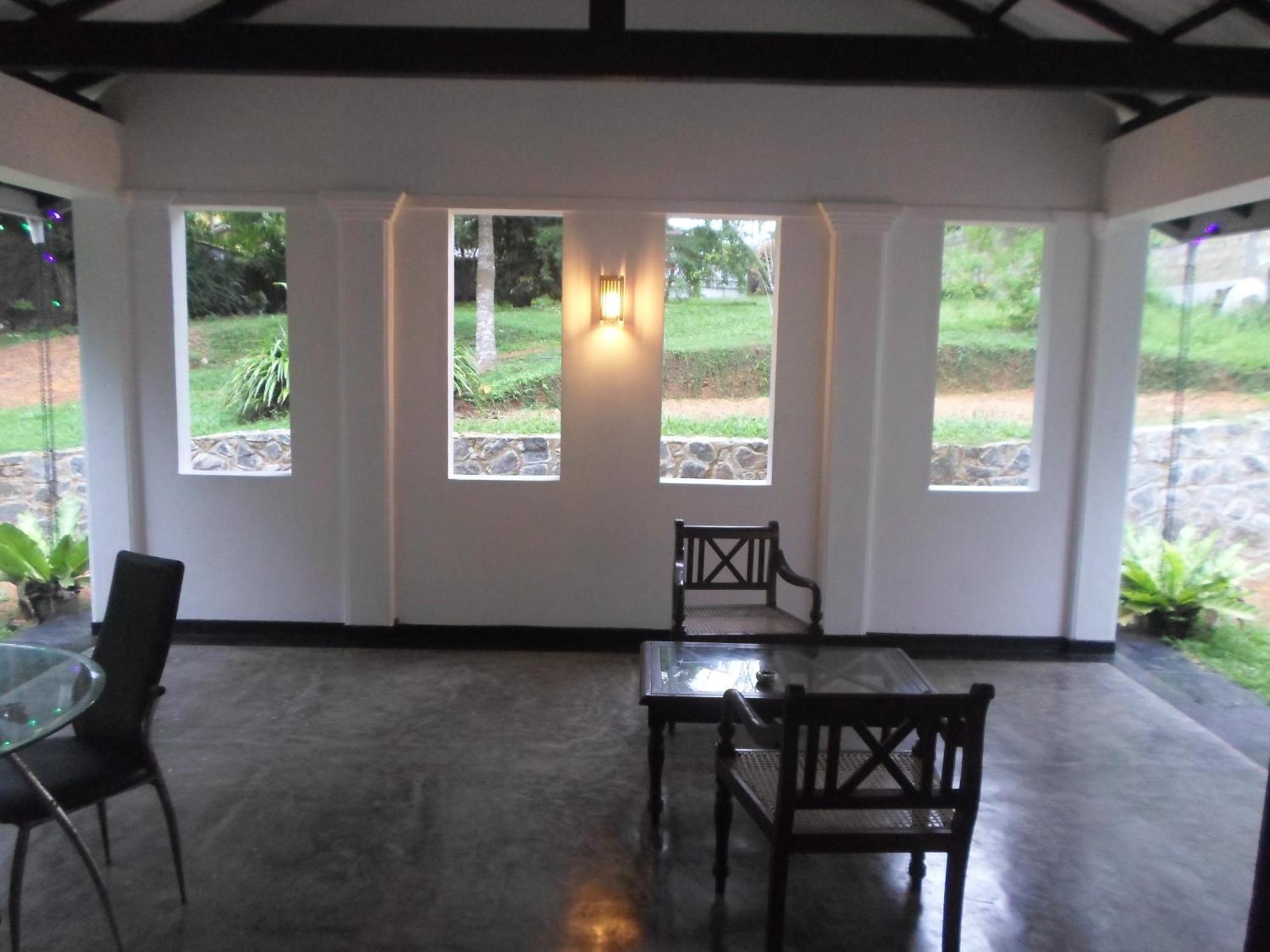 Chitra Ayurveda Hotel Bentota Bilik gambar